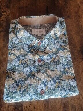 RUE ST.PATRICK | Men's XL Floral Button Down Short Sleeved Shirt 100% Cotton